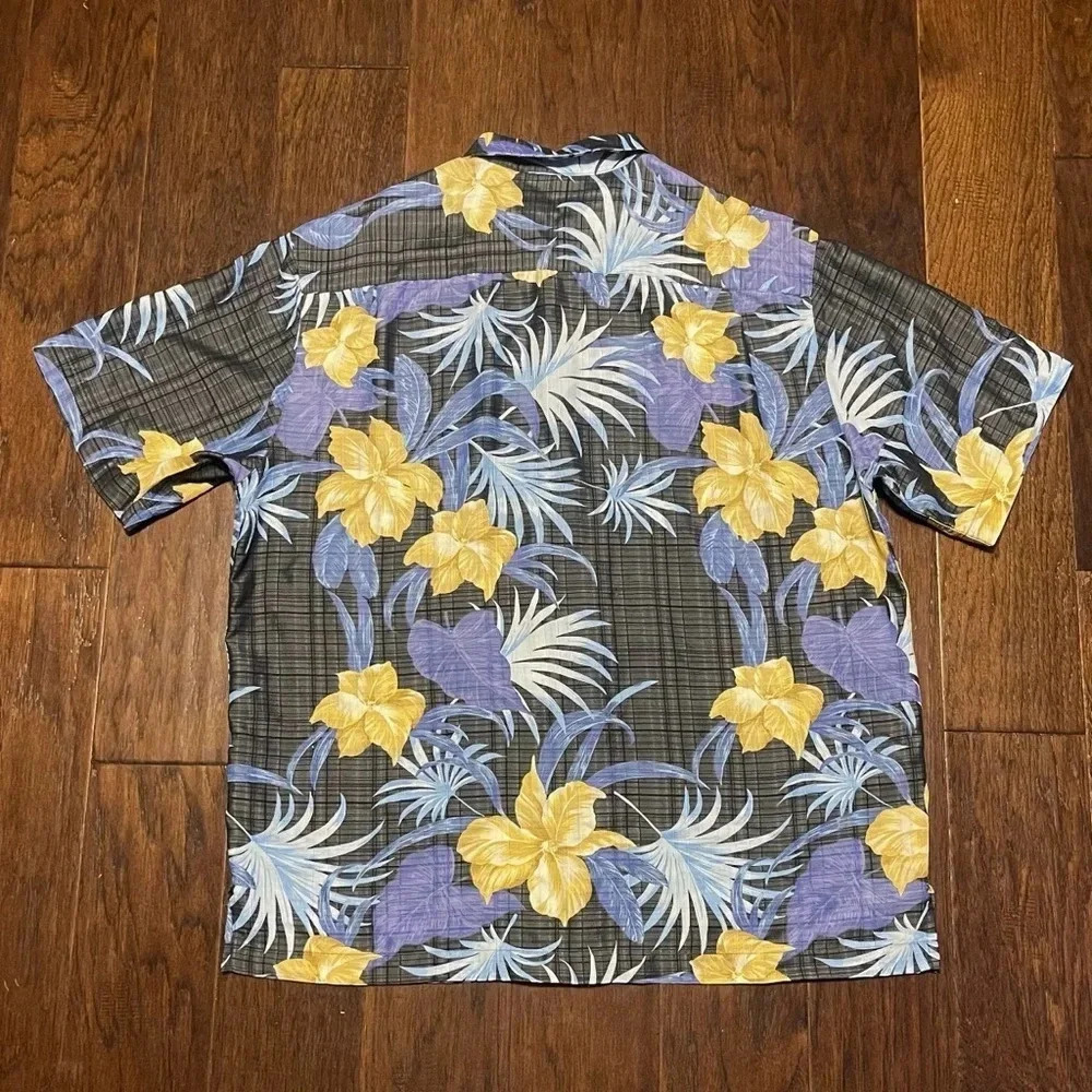 Caribbean Floral Hawaiian Short Sleeve Button Down Shirt - Picture 3 of 9